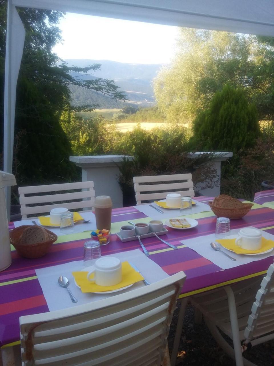 L'Ensoleillee Bed and Breakfast Rosans Exteriör bild